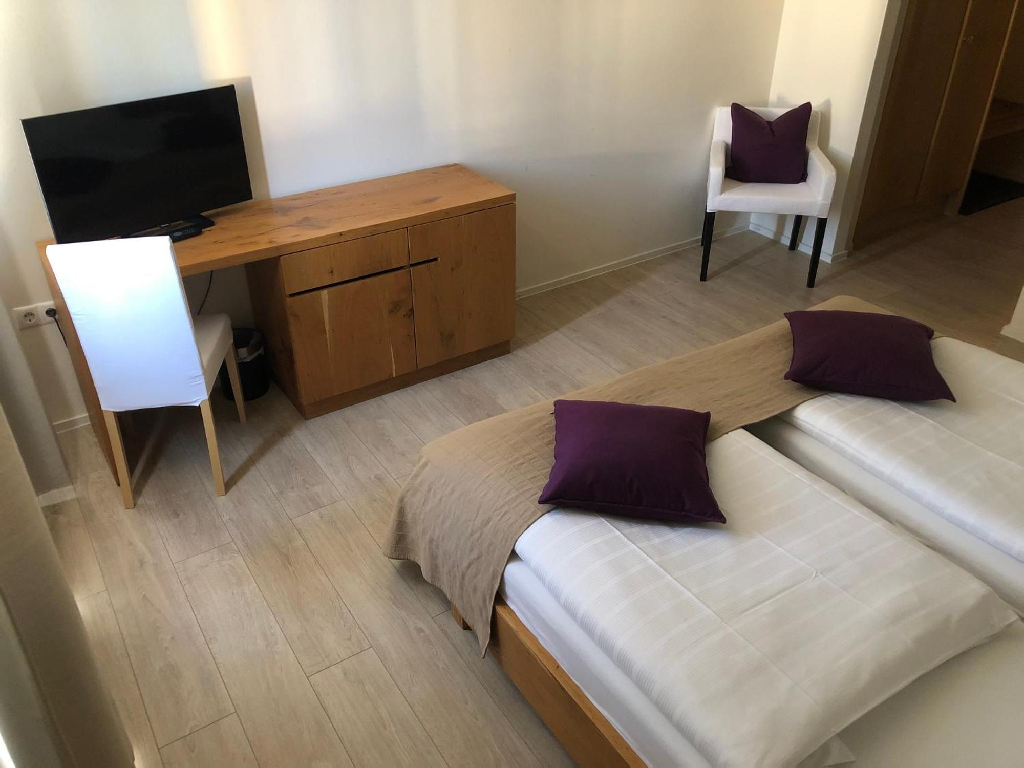Hotel Restaurant Goldenes Ross Gollheim Phòng bức ảnh